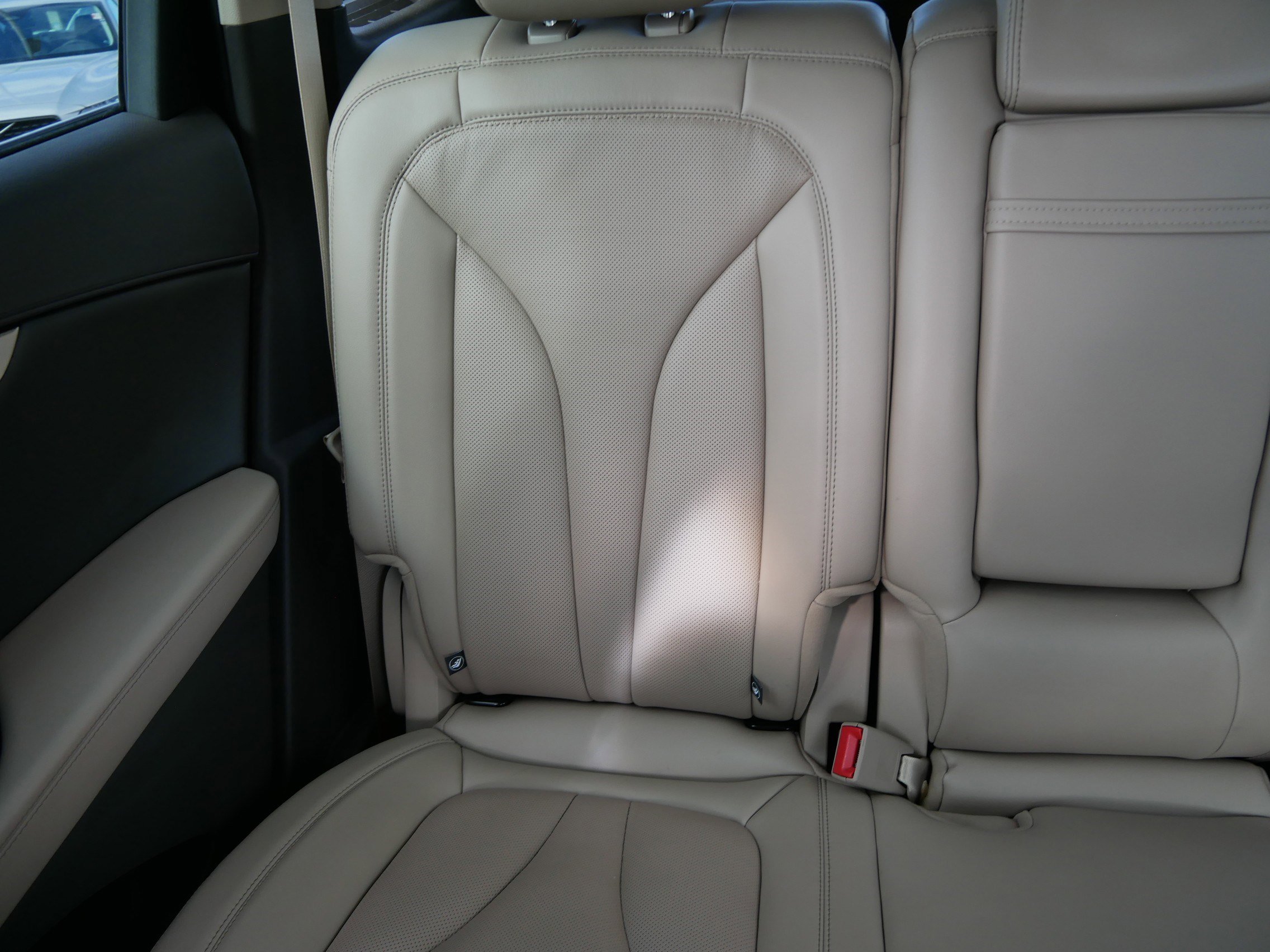 Used 2022 Lincoln Nautilus Reserve image 12