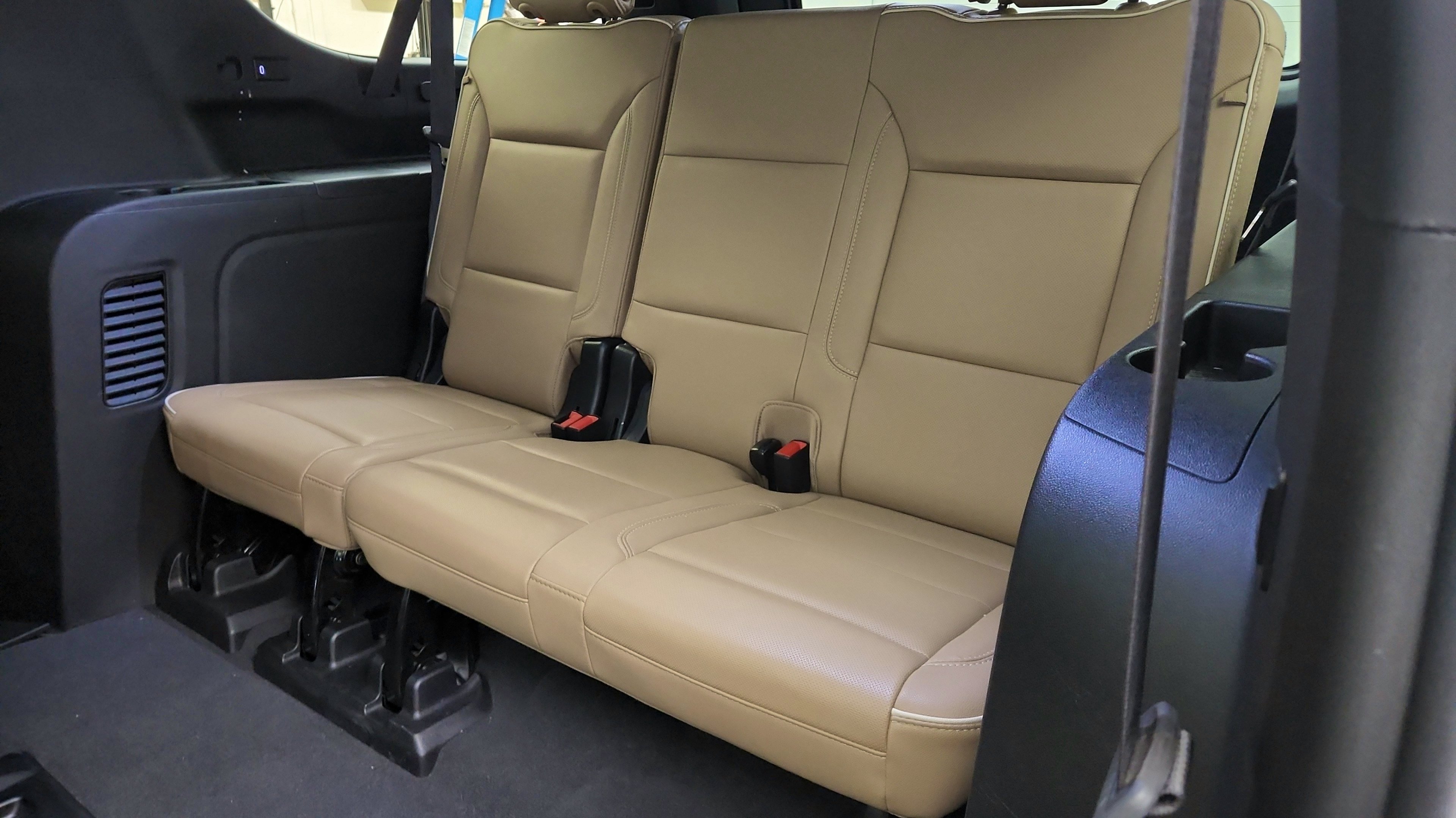 Used 2023 Chevrolet Suburban Premier AWD/4WD image 25