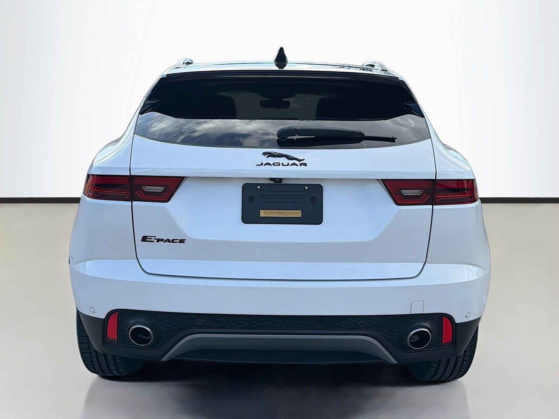 Used 2022 Jaguar E-PACE SE image 5