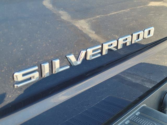 Used 2023 Chevrolet Silverado 1500 LT AWD/4WD image 30
