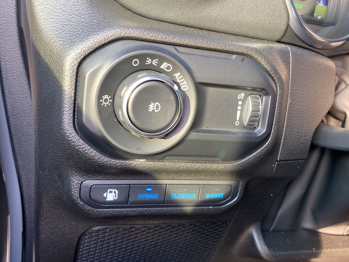 Certified 2023 Jeep Wrangler Sahara w/ Cold Weather Group image 22