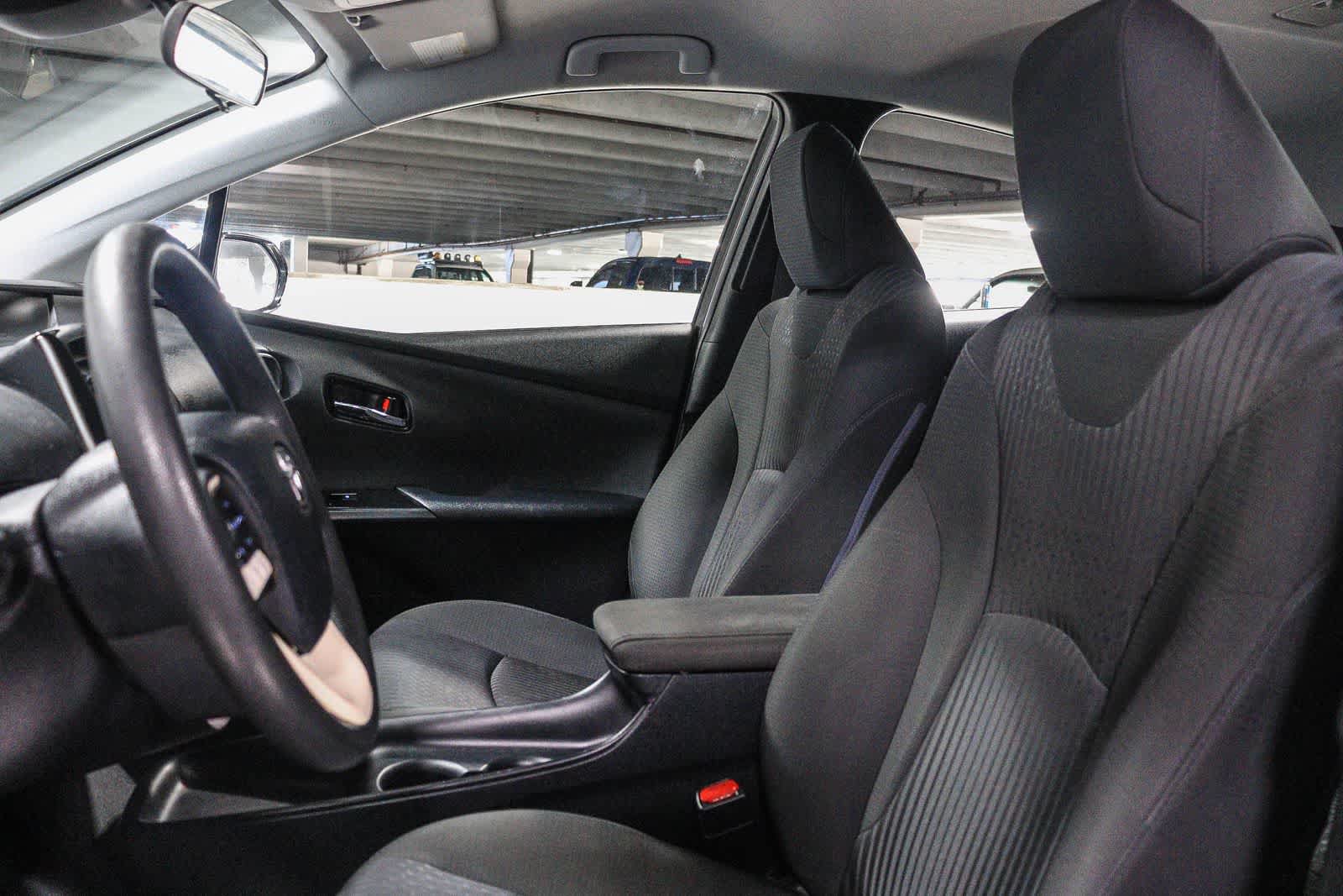 Certified 2017 Toyota Prius Two w/ Carpet Mat Package FWD image 19