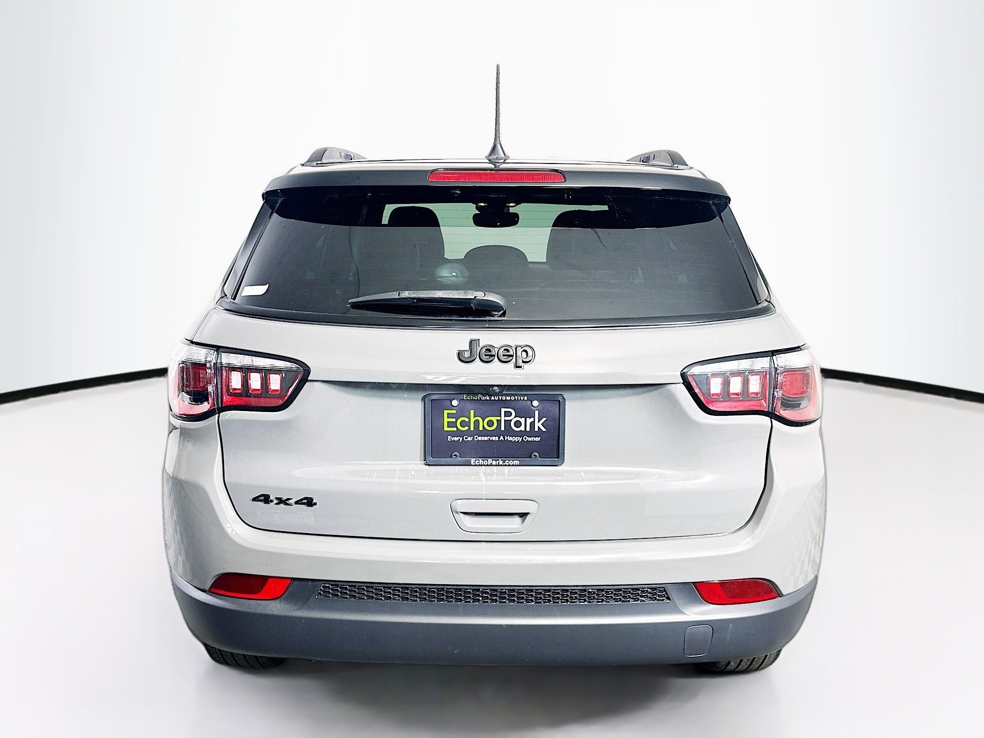 Used 2023 Jeep Compass Latitude AWD/4WD image 7