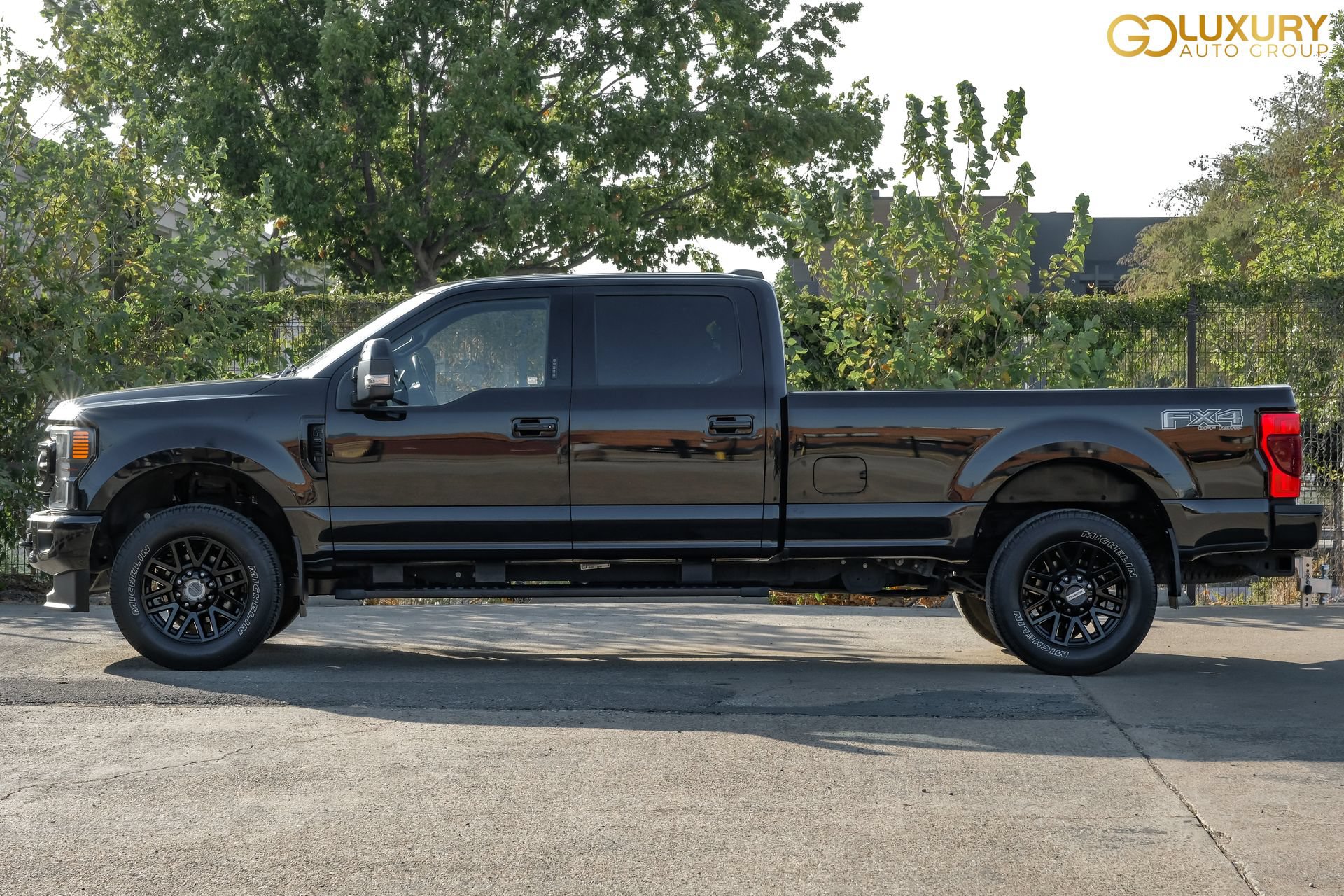 Used 2022 Ford F350 Lariat w/ Black Appearance Package AWD/4WD image 12