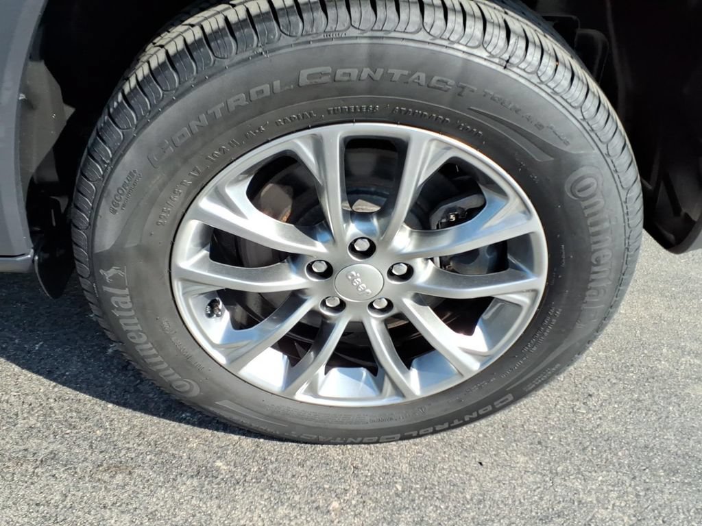 Used 2021 Jeep Cherokee Latitude Lux AWD/4WD image 13