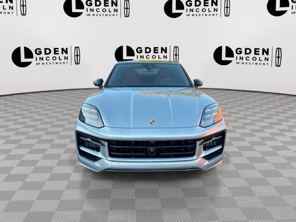 Used 2025 Porsche Cayenne GTS AWD/4WD image 3
