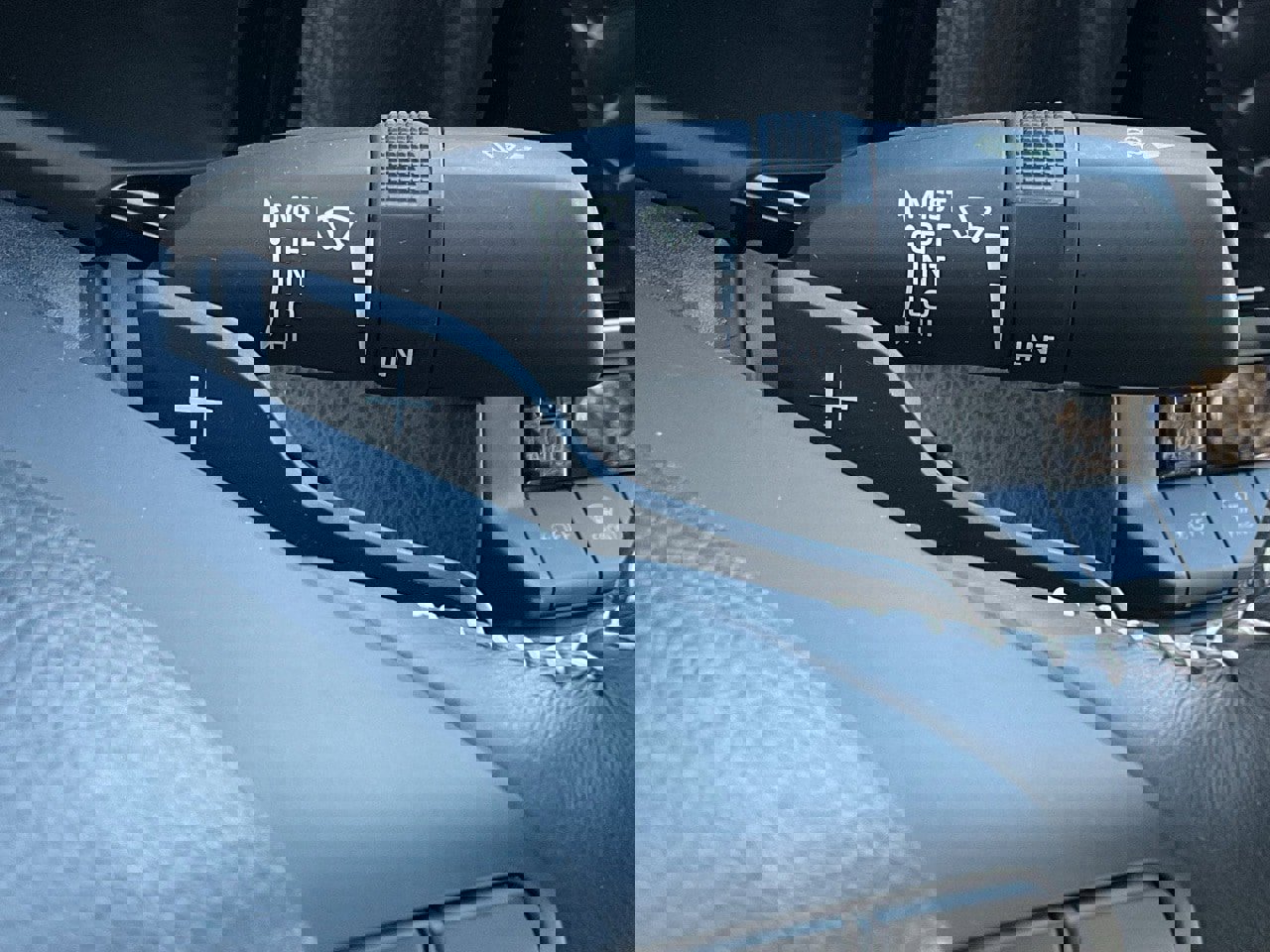 Used 2025 Toyota Camry SE image 25