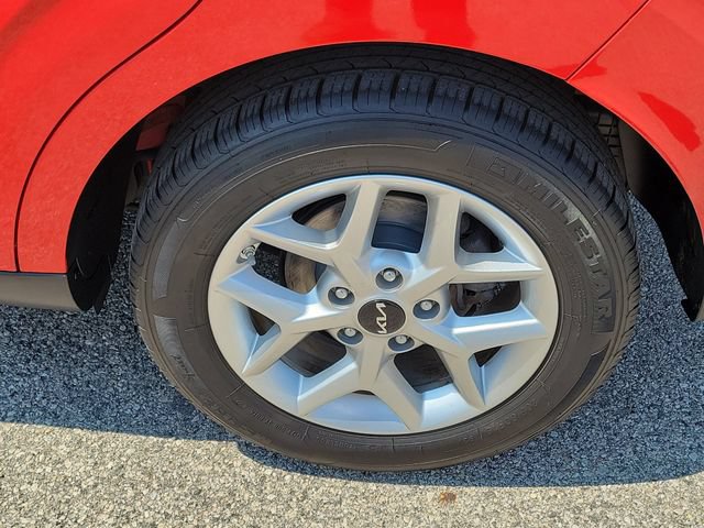 Used 2024 Kia Soul LX w/ Option Group 015 FWD image 27