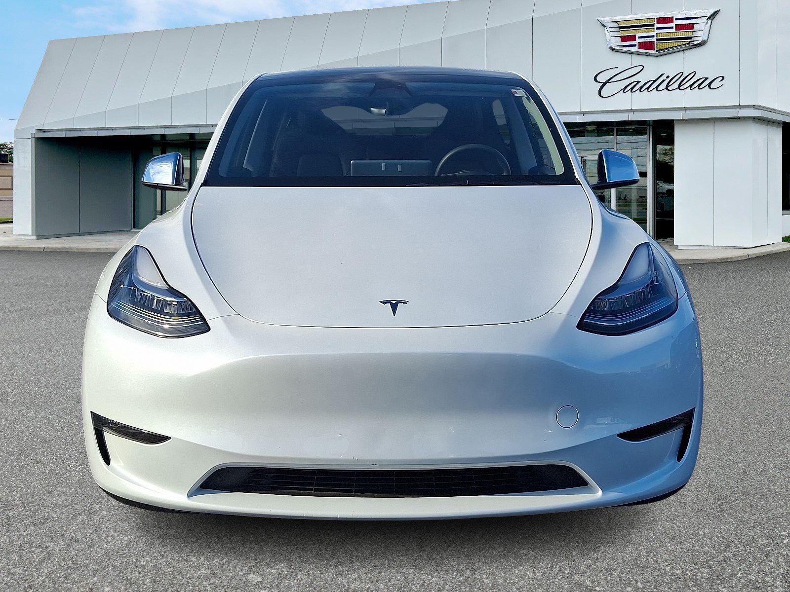 Used 2023 Tesla Model Y Long Range AWD/4WD image 2