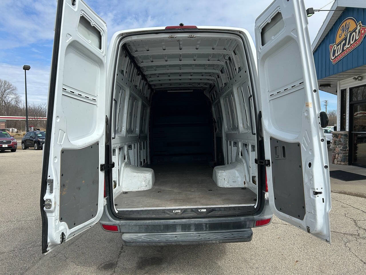 Used 2015 Mercedes-Benz Sprinter 3500 image 9