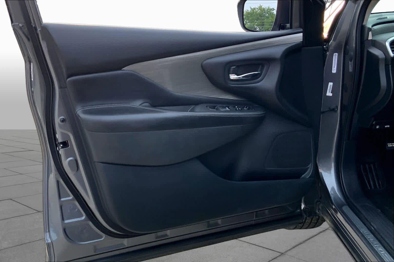 Used 2018 Nissan Murano S FWD image 19