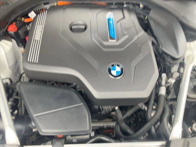 Used 2023 BMW 530e xDrive w/ Executive Package image 23