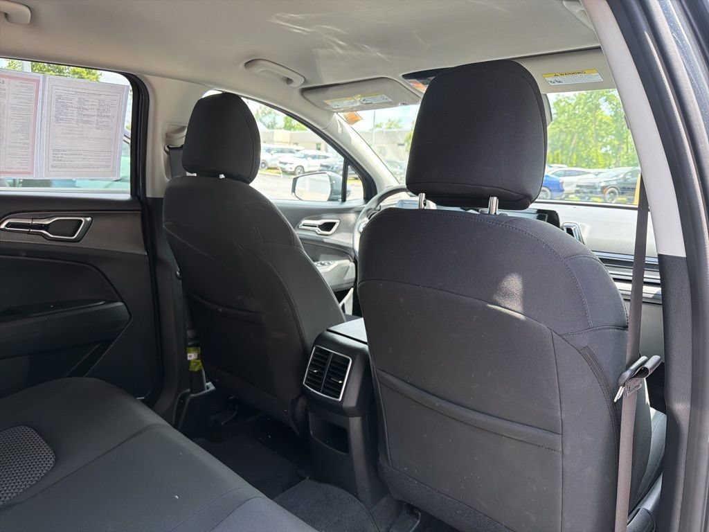 Used 2025 Kia Sportage LX AWD/4WD image 14