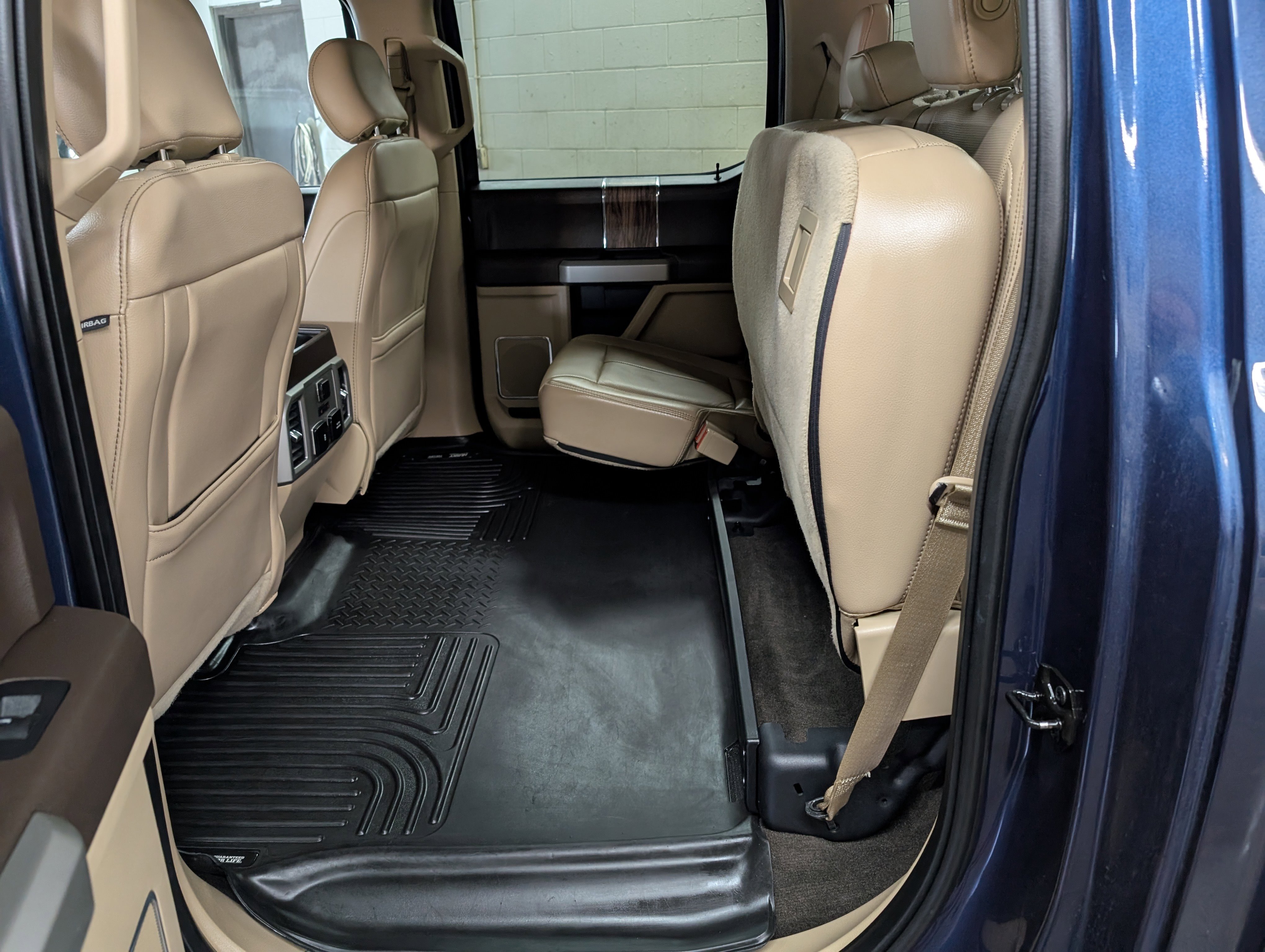 Used 2018 Ford F150 Lariat w/ Equipment Group 502A Luxury image 11