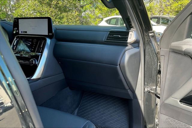 Used 2025 Lexus LX 700h Overtrail w/ Accessory Package (Z1) AWD/4WD image 27