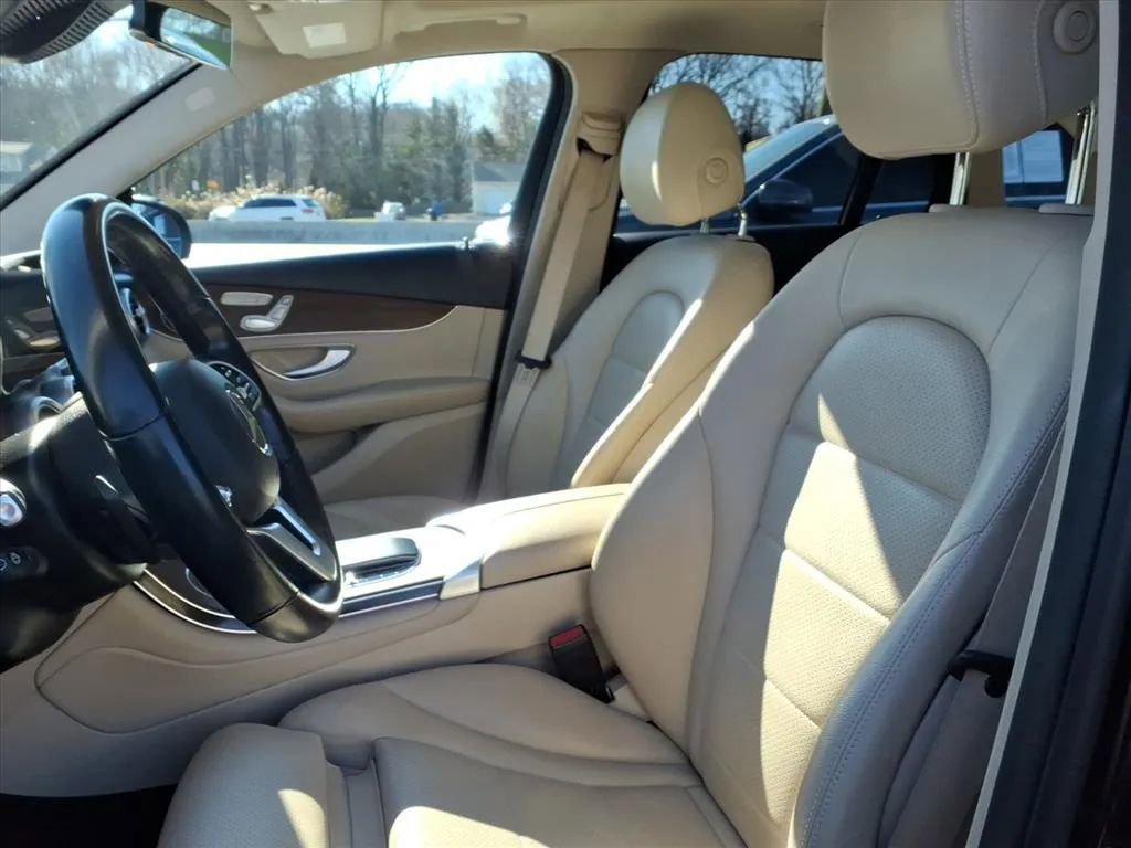 Used 2022 Mercedes-Benz GLC 300 4MATIC image 26