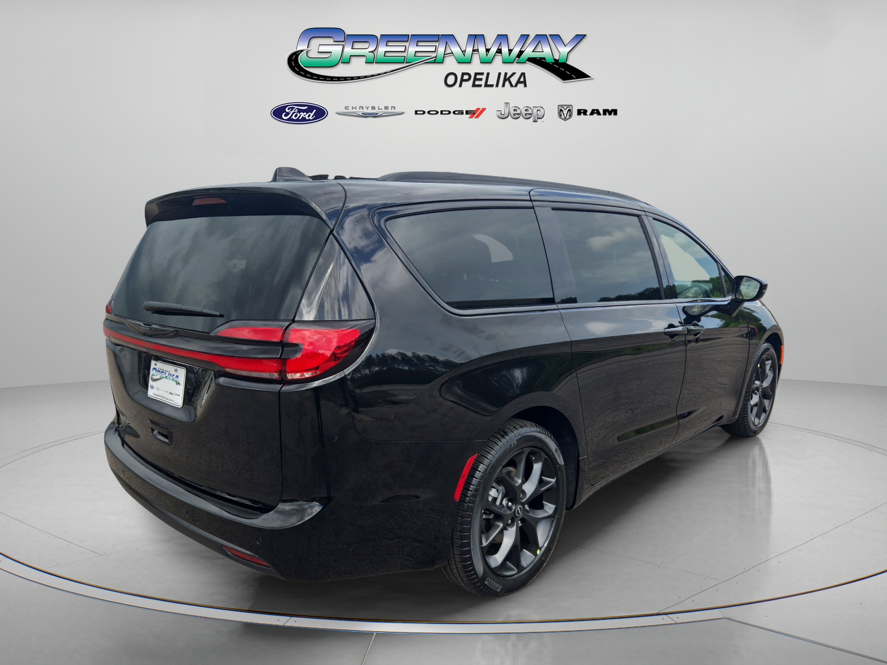 New 2026 Chrysler Pacifica Select w/ S Appearance Package FWD image 5