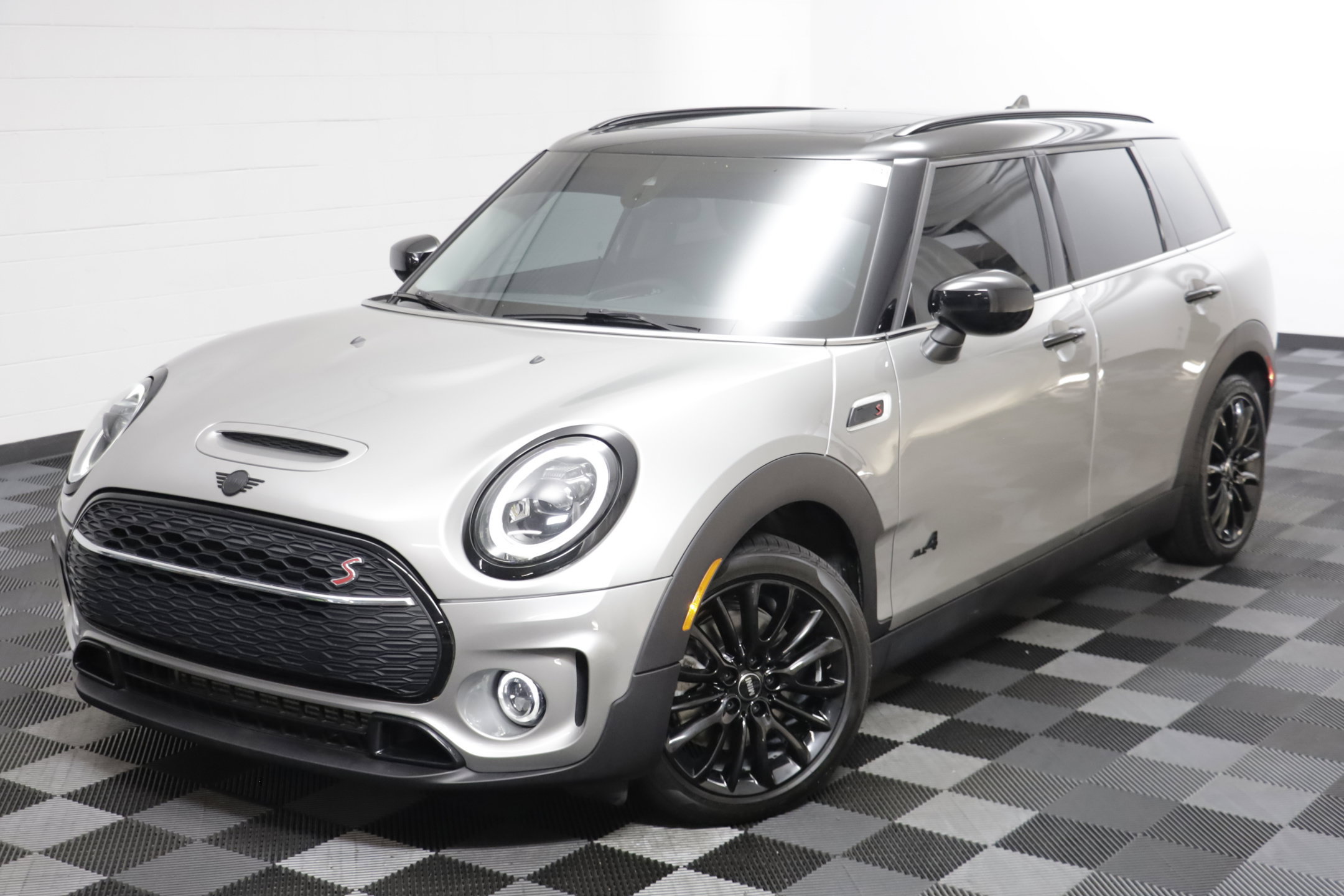 Certified 2024 MINI Cooper Clubman S AWD/4WD image 2