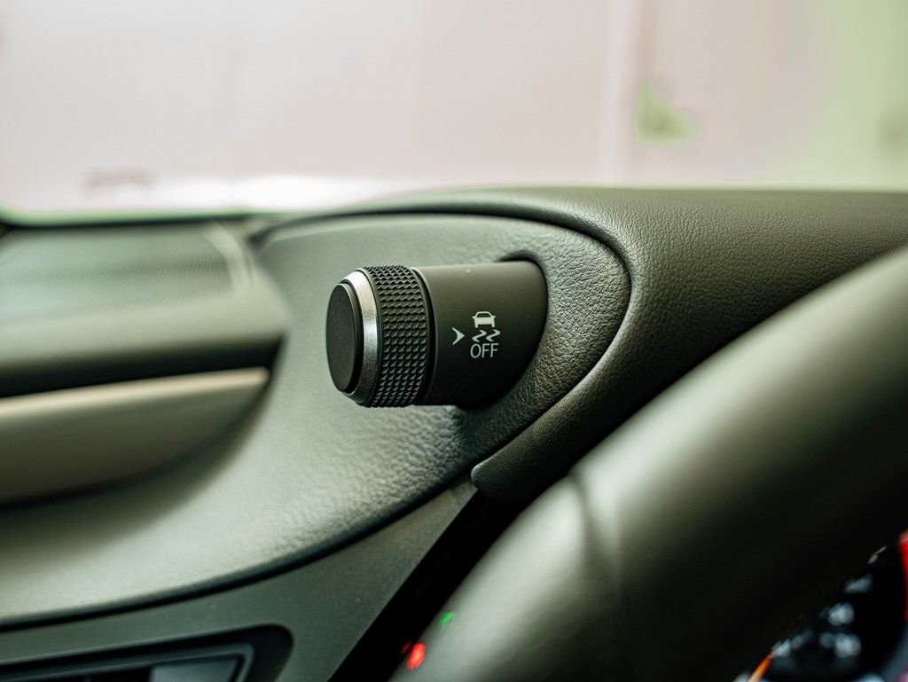 Certified 2025 Lexus ES 350 F Sport image 27