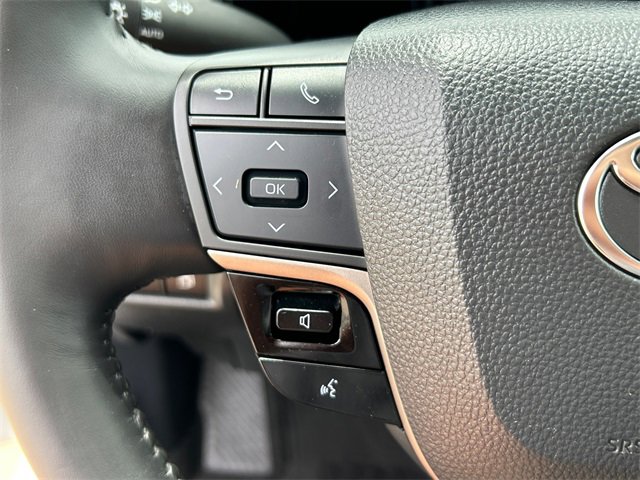 Used 2025 Toyota Camry LE image 31
