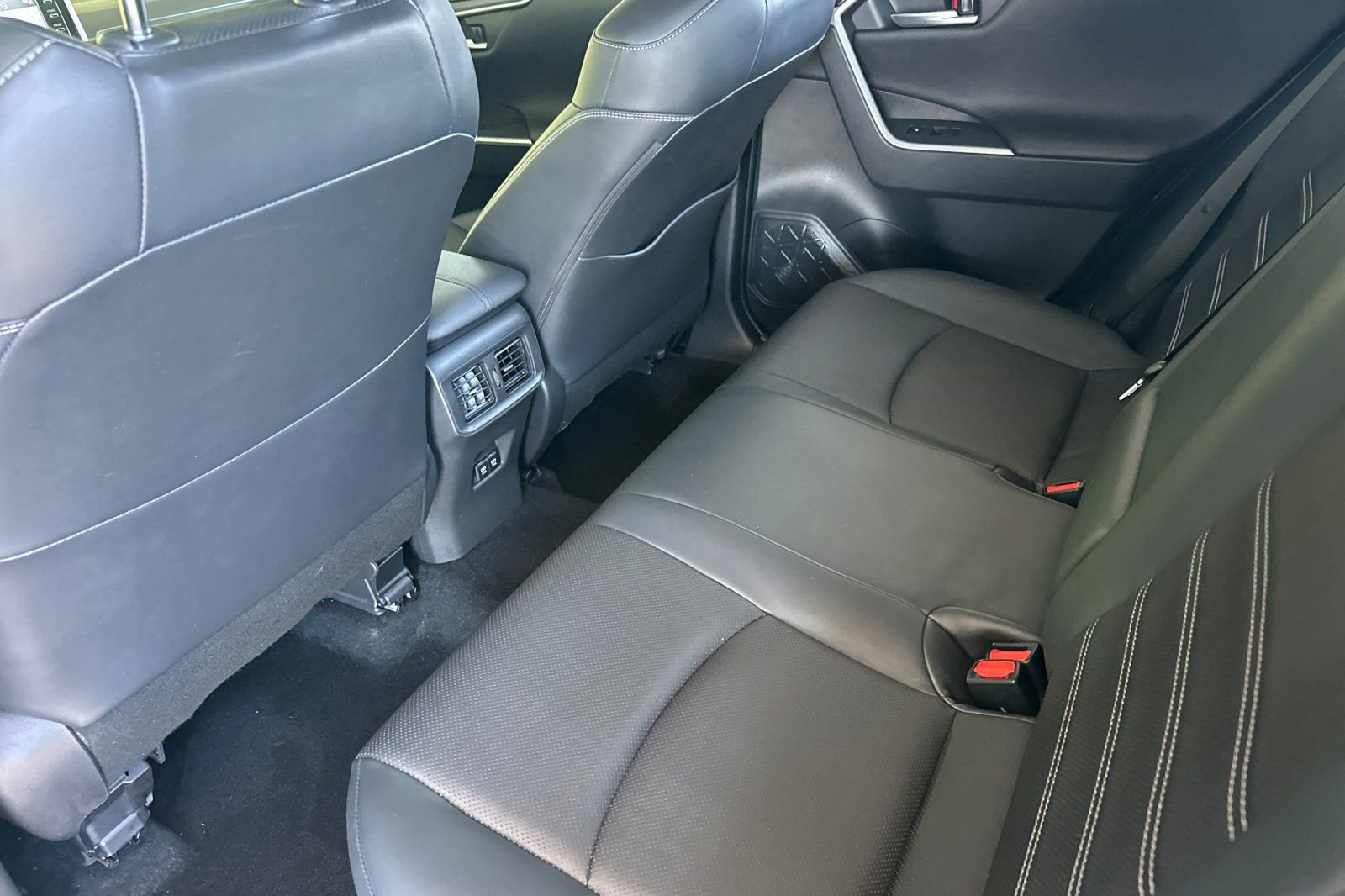 Used 2019 Toyota RAV4 Limited w/ Advanced Technology Package AWD/4WD image 15