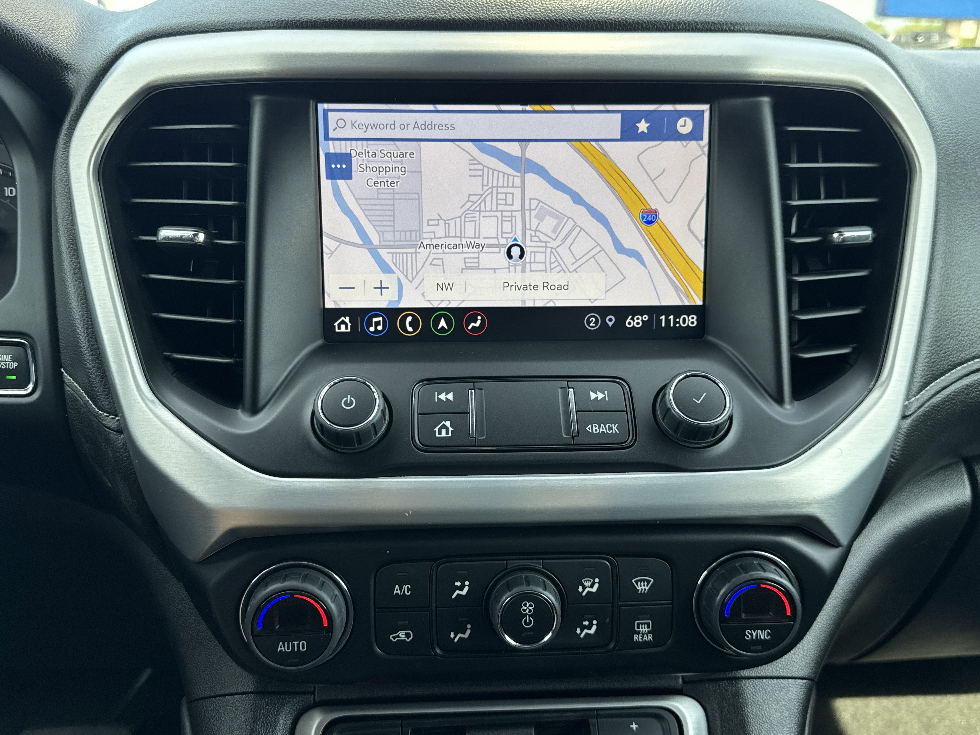 Used 2023 GMC Acadia SLT AWD/4WD image 19