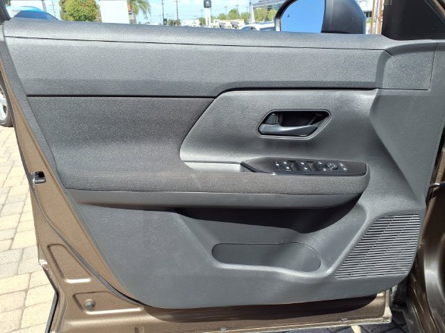 Used 2025 Nissan Kicks S AWD/4WD image 27