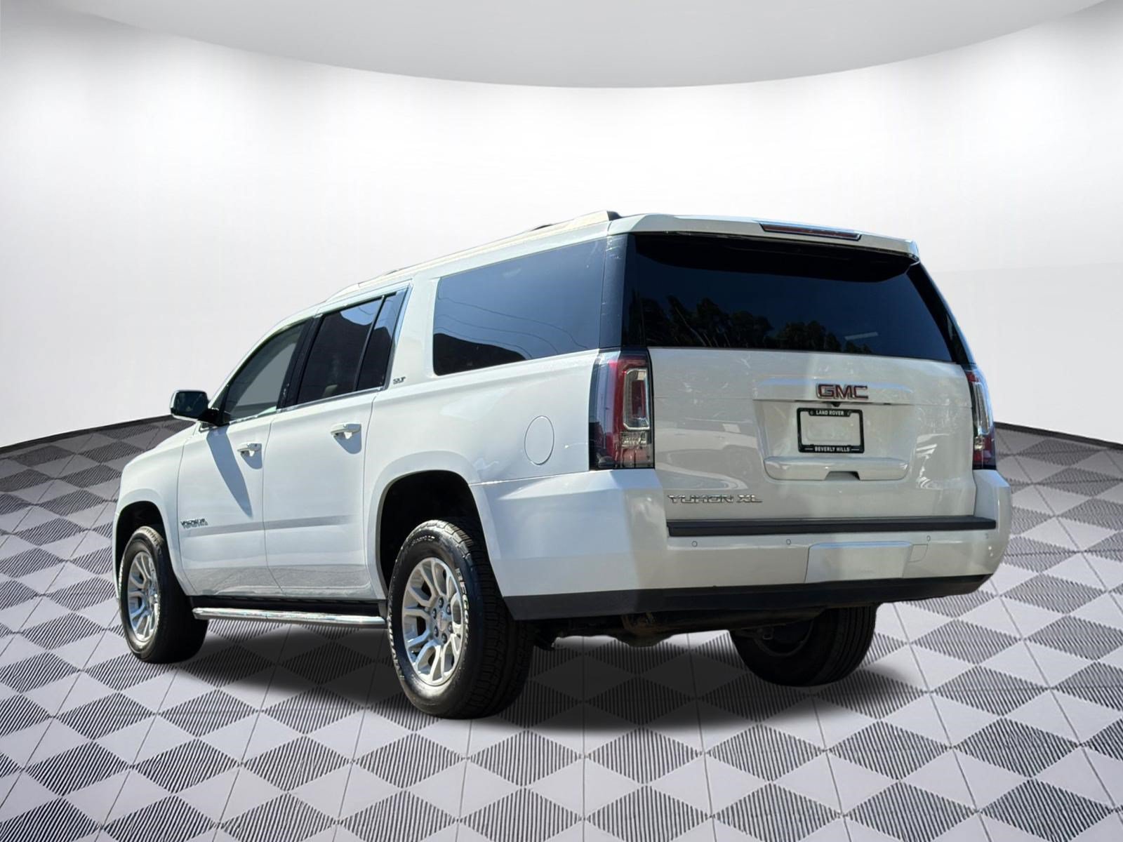 Used 2018 GMC Yukon XL SLT AWD/4WD image 3