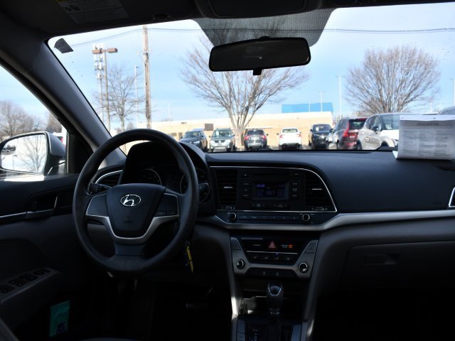 Used 2017 Hyundai Elantra SE w/ Cargo Package image 15