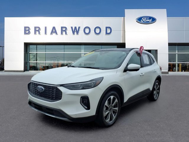 Used 2023 Ford Escape Platinum AWD/4WD image 1