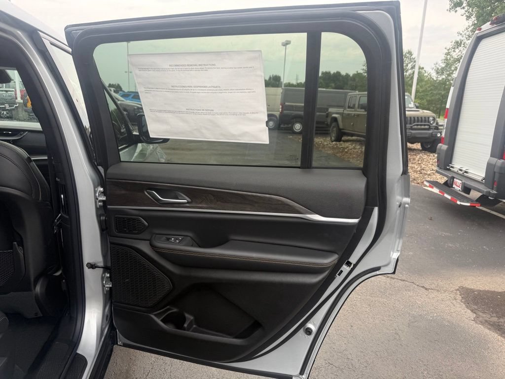 New 2026 Jeep Grand Cherokee L Limited AWD/4WD image 54