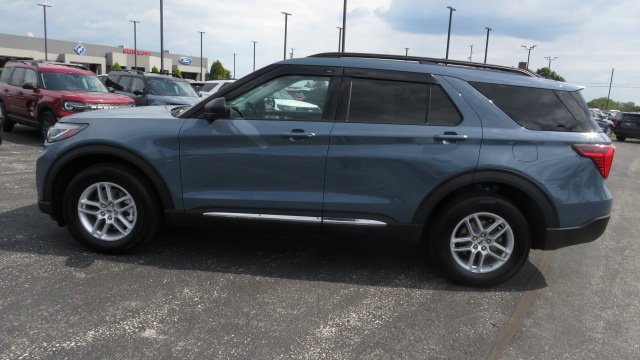 Used 2025 Ford Explorer Active image 13
