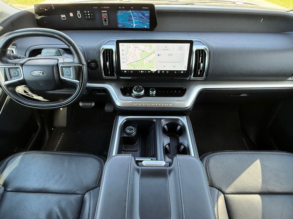 Used 2025 Ford Expedition Platinum image 16