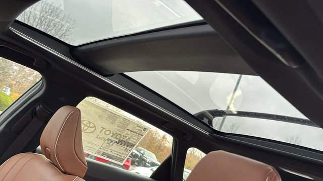 New 2025 Toyota Crown Signia Limited w/ Advanced Technology Package image 11