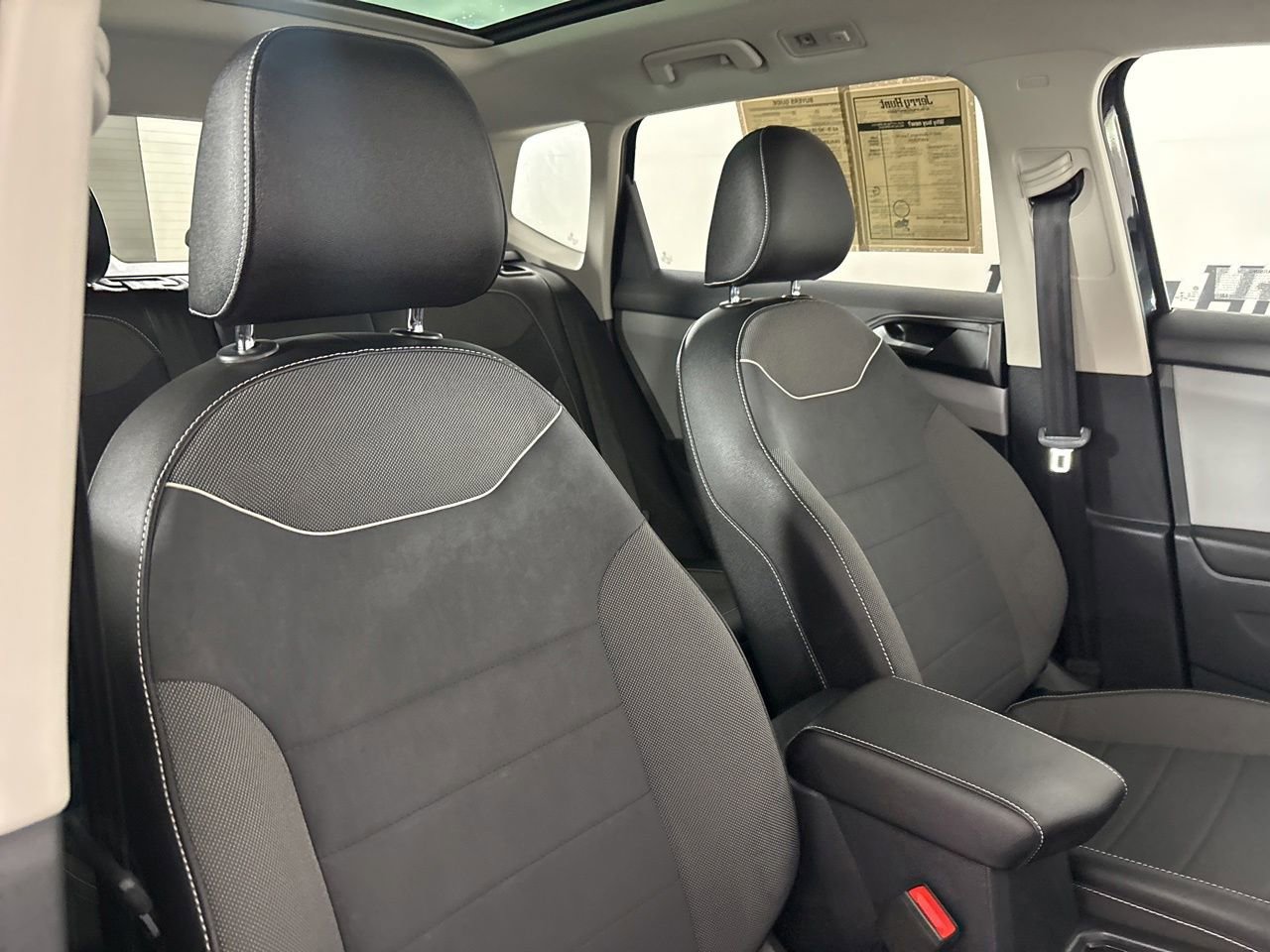 Used 2023 Volkswagen Taos SE w/ Panoramic Sunroof Package AWD/4WD image 26