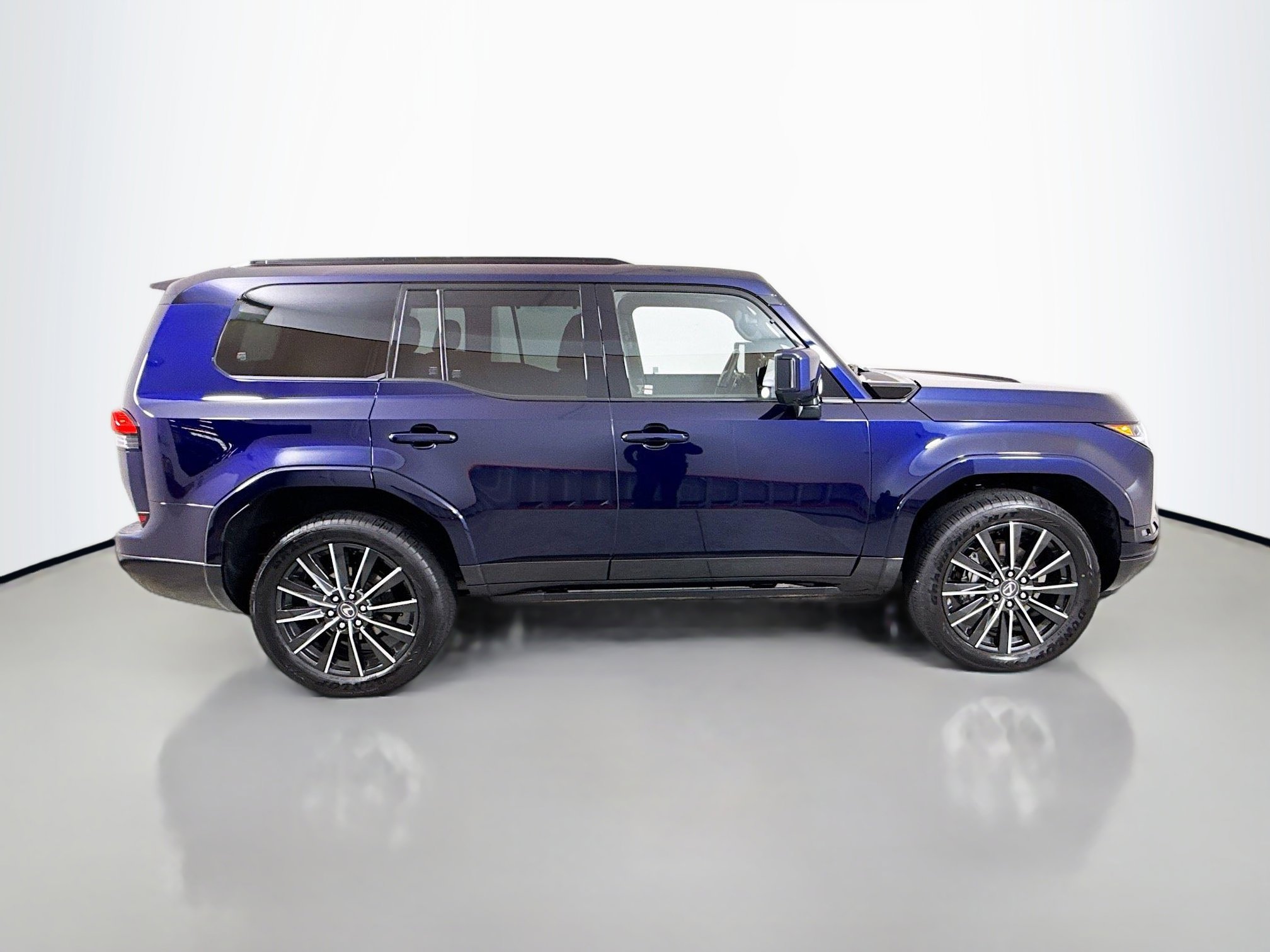 Certified 2025 Lexus GX 550 w/ Accessory Package (2T) image 8