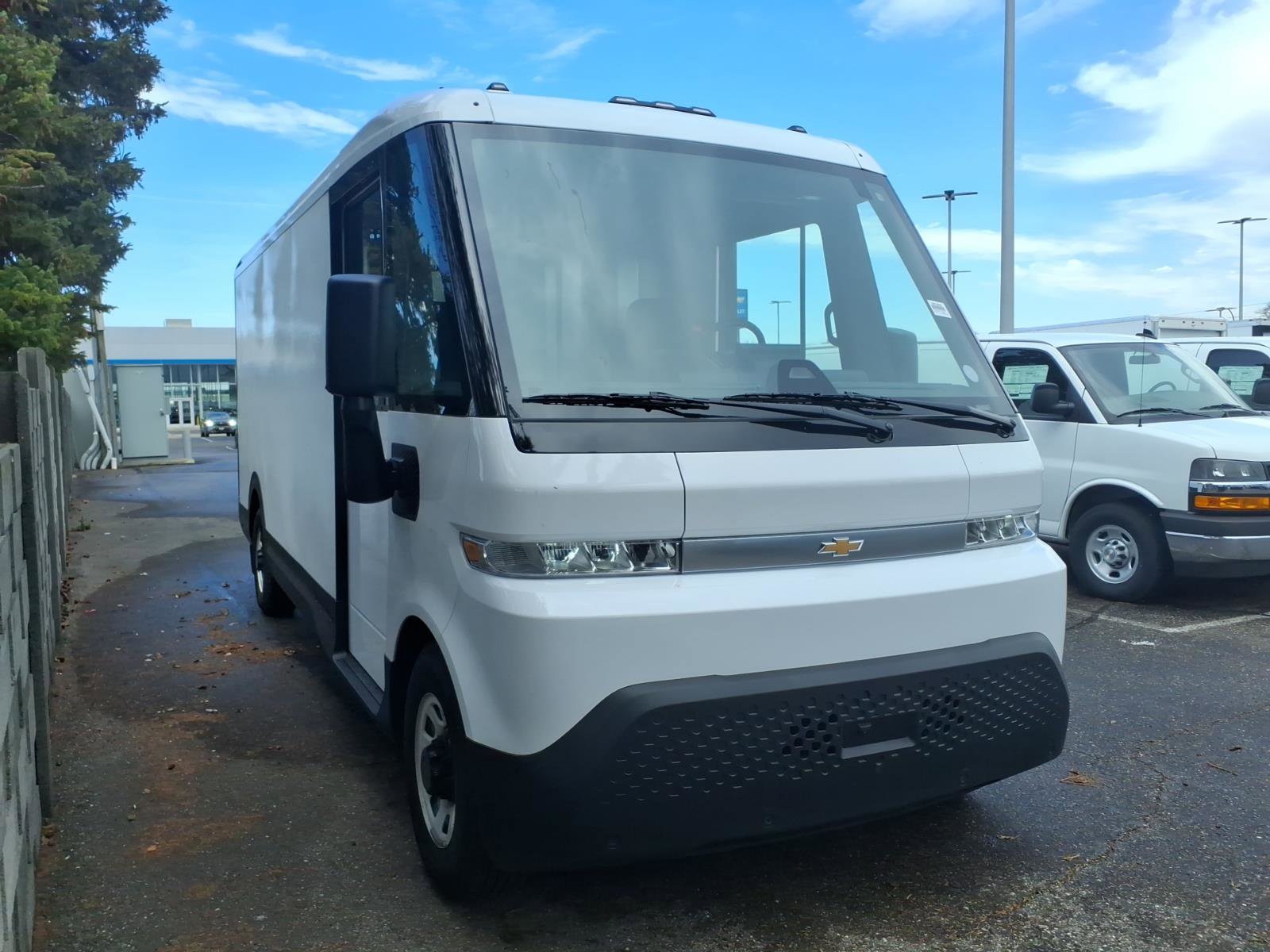 New 2026 Chevrolet Brightdrop 600 w/ Battery Pack, Extended Range AWD/4WD image 3