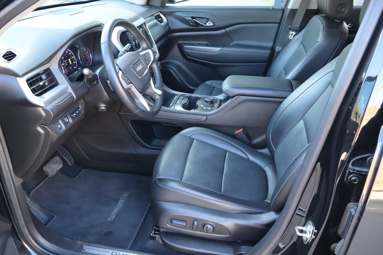 Used 2023 GMC Acadia SLT w/ Elevation Edition FWD image 17