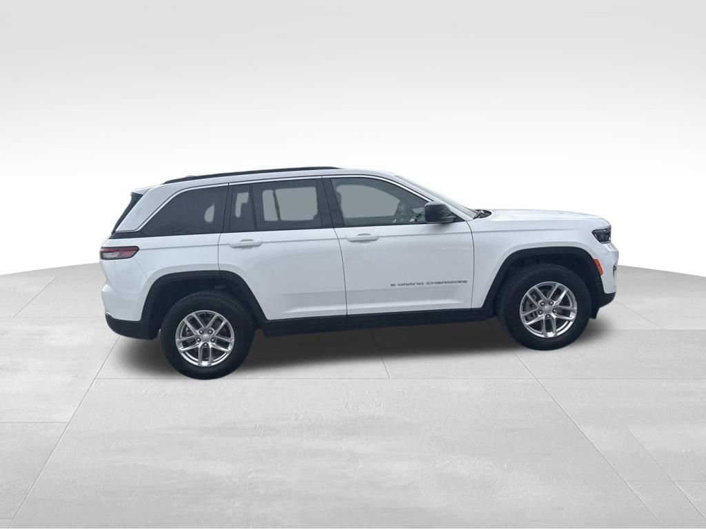 Used 2025 Jeep Grand Cherokee Laredo X image 6