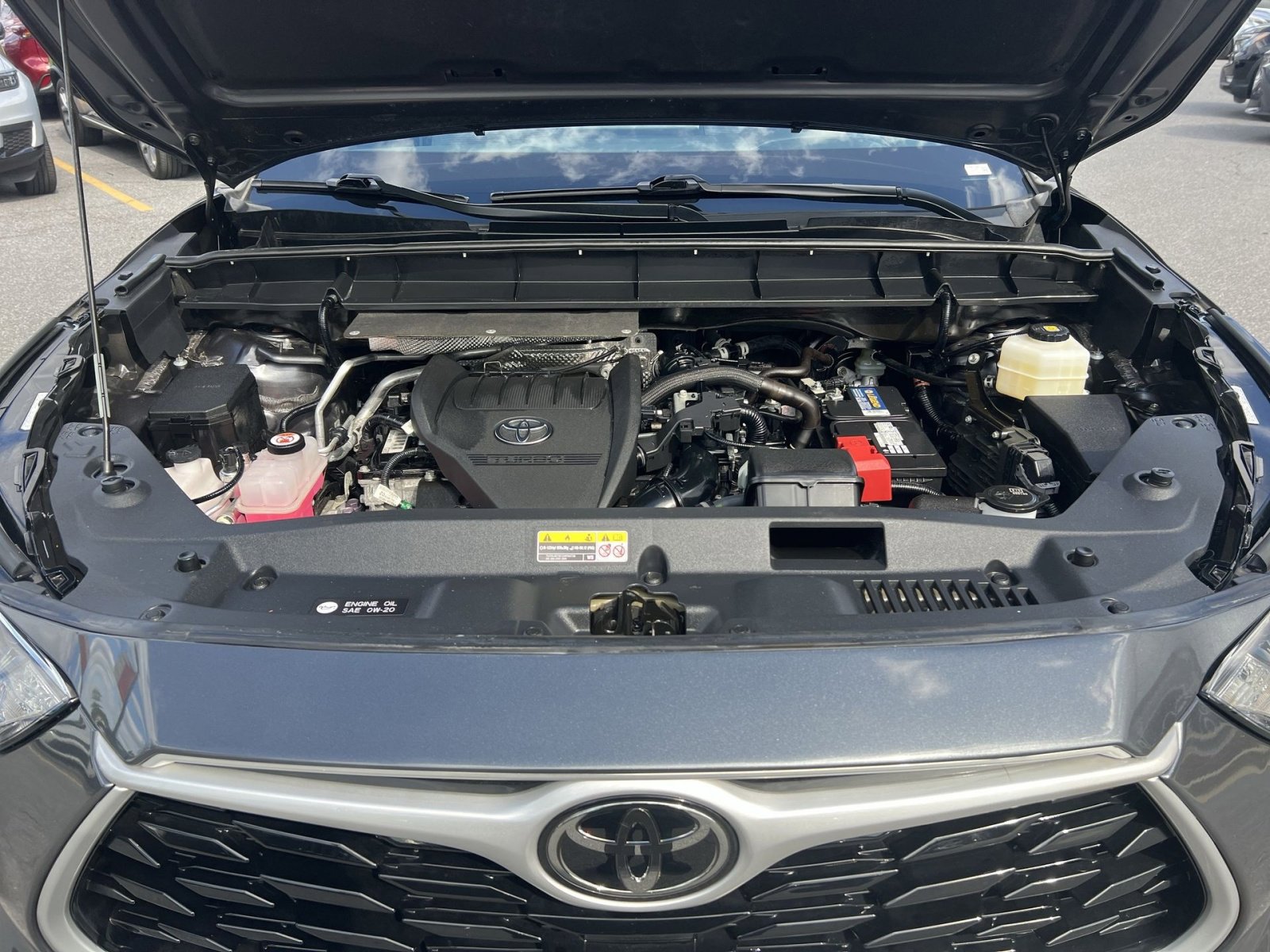 Used 2023 Toyota Highlander L AWD/4WD image 35