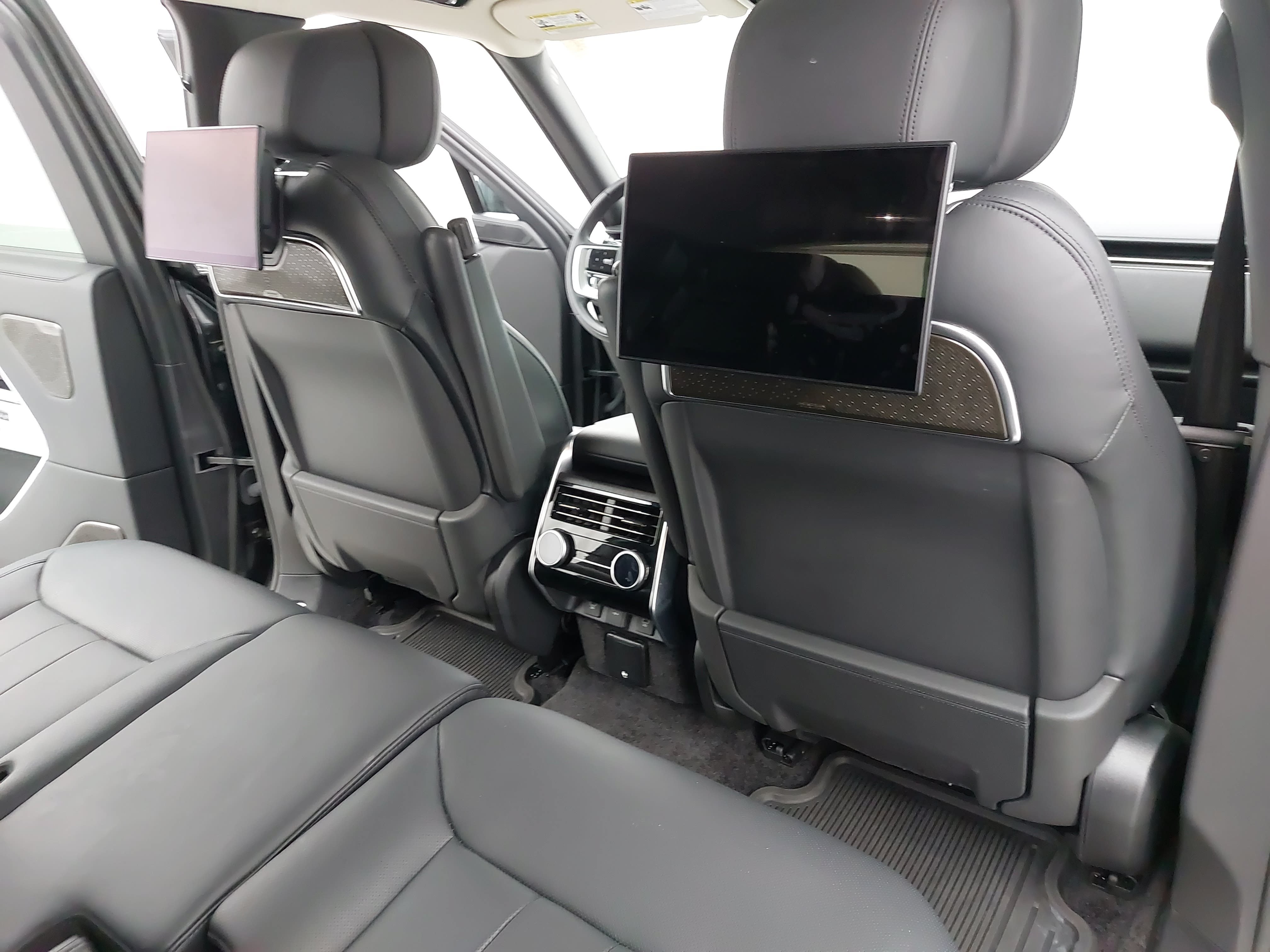 Used 2023 Land Rover Range Rover Long Wheelbase Autobiography AWD/4WD image 13