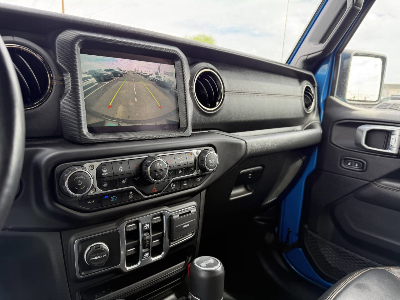 Used 2022 Jeep Wrangler Unlimited Sahara image 42