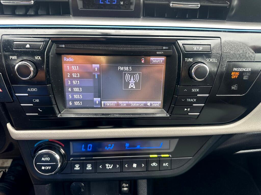 Used 2016 Toyota Corolla LE image 38