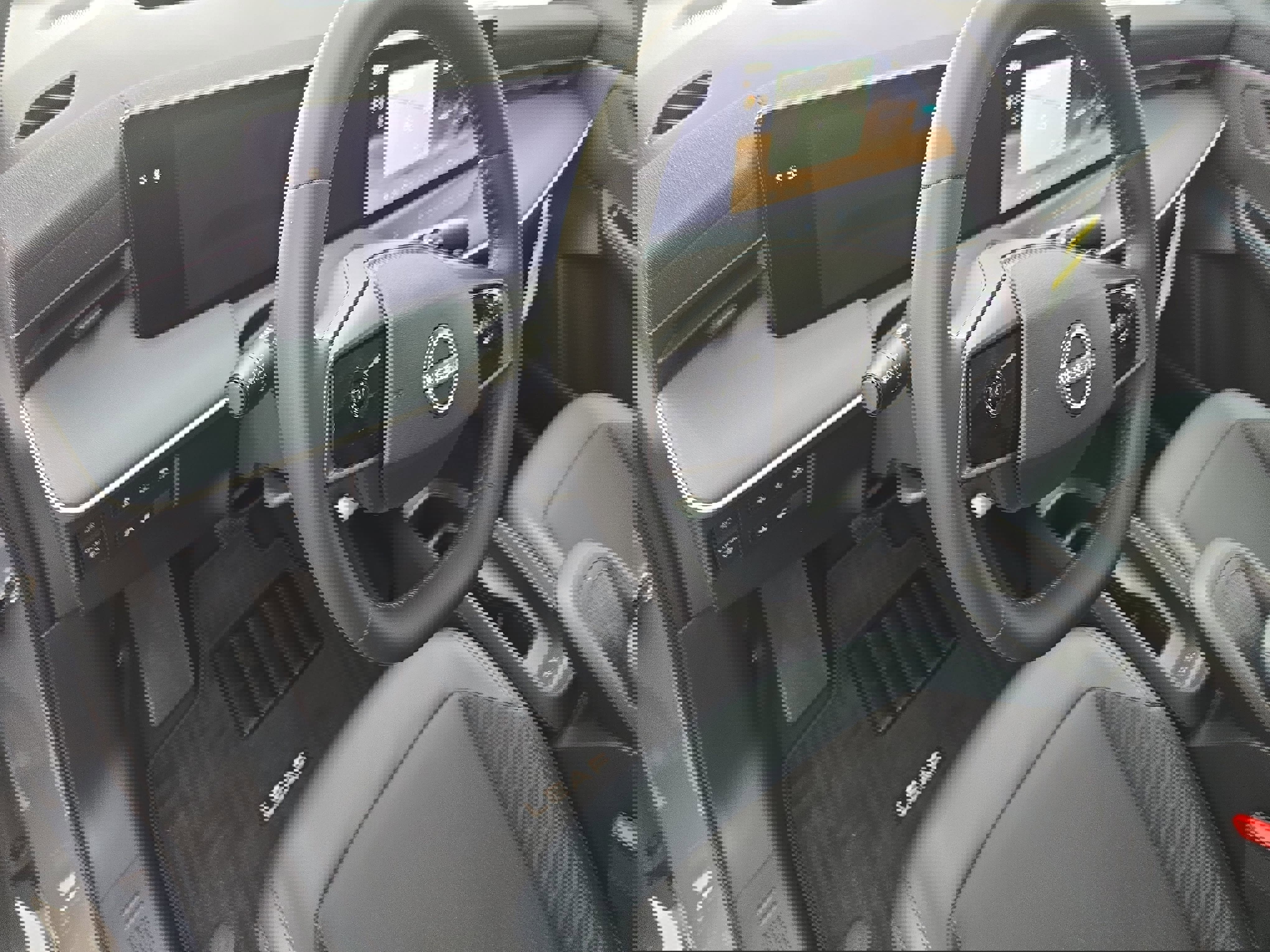 New 2026 Nissan Leaf Platinum+ w/ Cargo Package (Platinum+) image 16