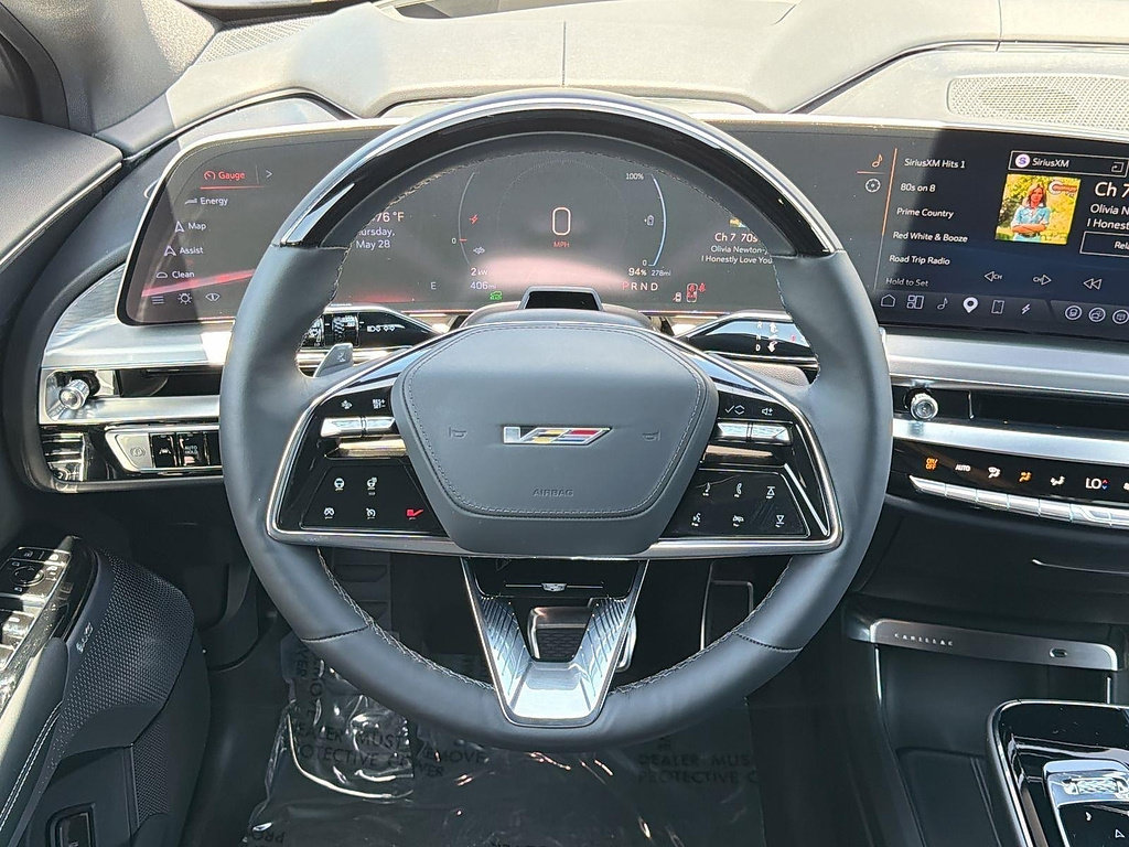 Used 2026 Cadillac Lyriq V w/ Exterior Carbon Fiber Package AWD/4WD image 8