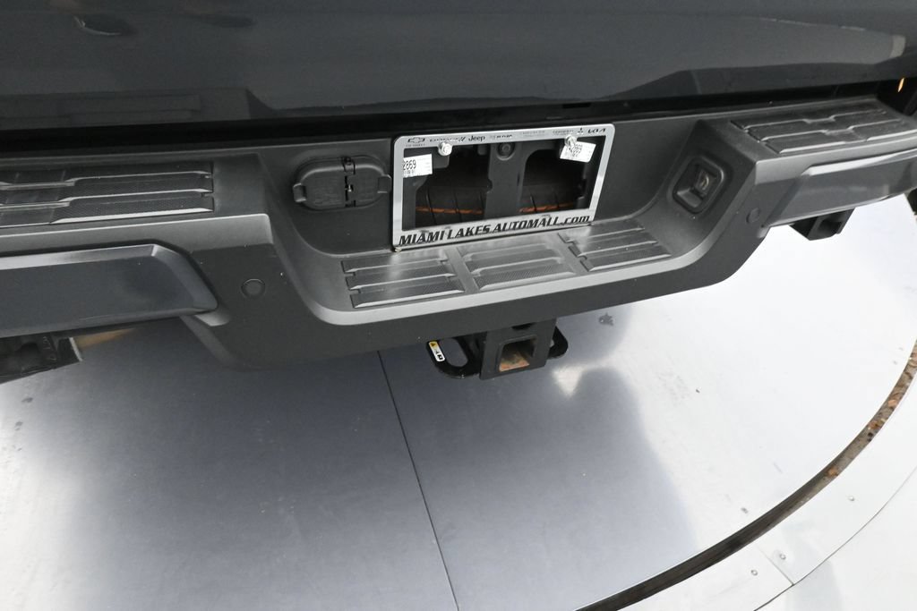 Used 2024 Toyota Tacoma SR5 w/ SR5 Upgrade Package RWD image 40
