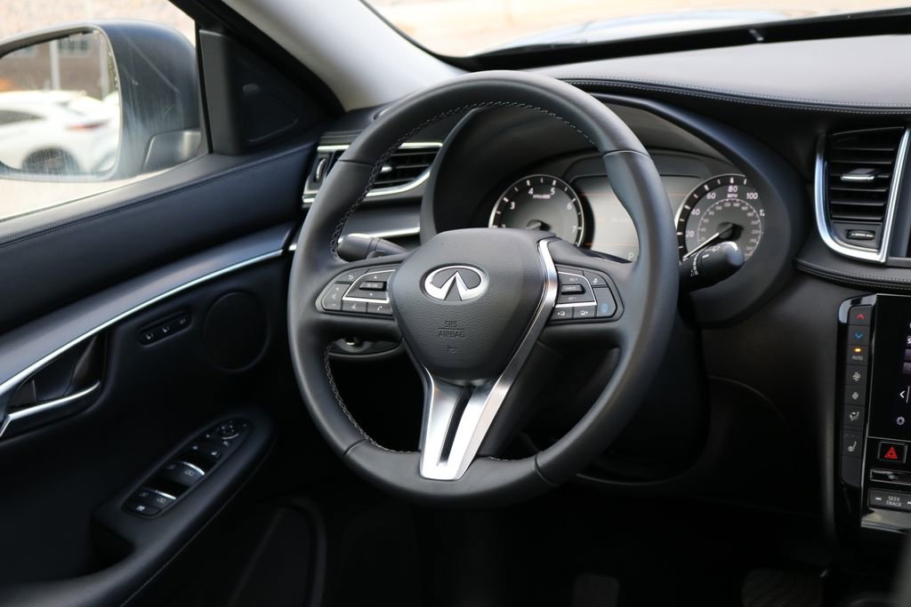 Certified 2025 INFINITI QX50 Luxe image 35