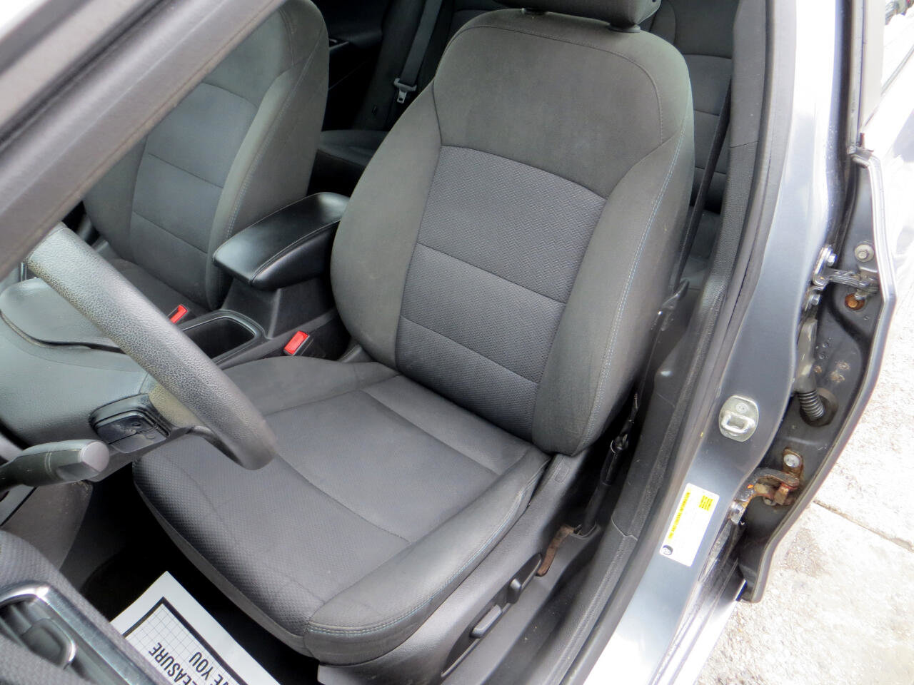 Used 2018 Chevrolet Cruze LT w/ Convenience Package image 22