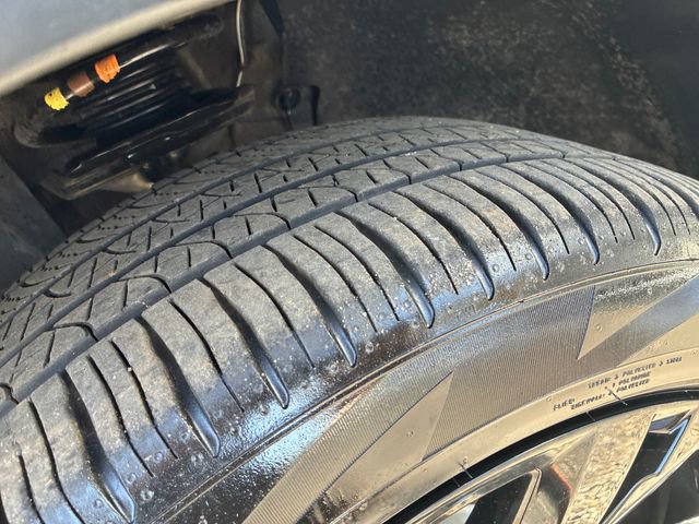 Used 2024 Volkswagen Tiguan SE R-Line FWD image 27