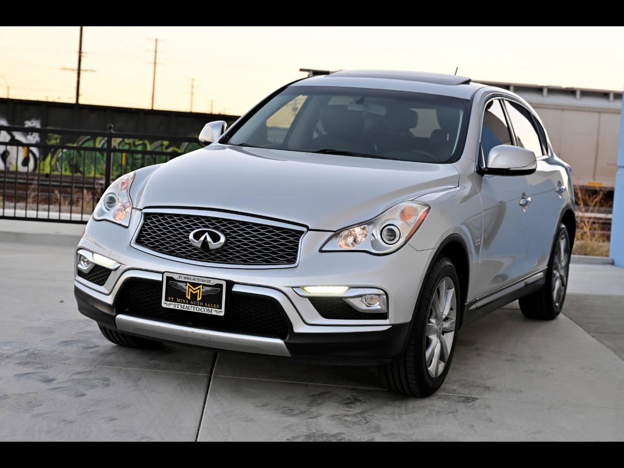Used 2017 INFINITI QX50 2WD image 1